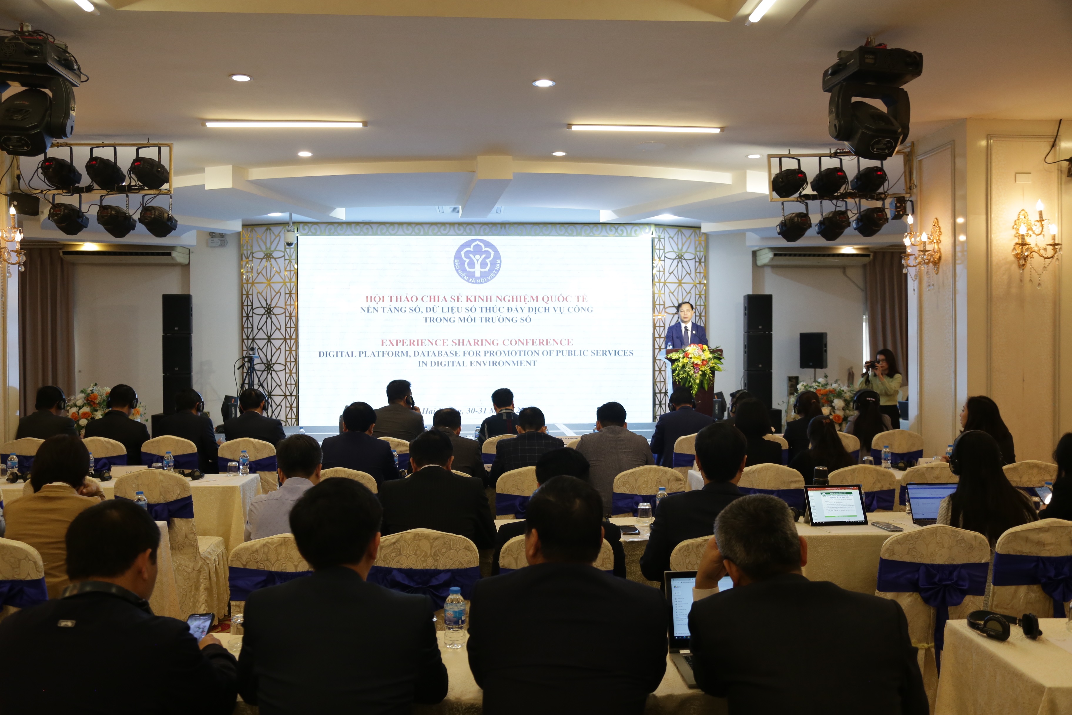 To&agrave;n cảnh hội thảo.&nbsp;