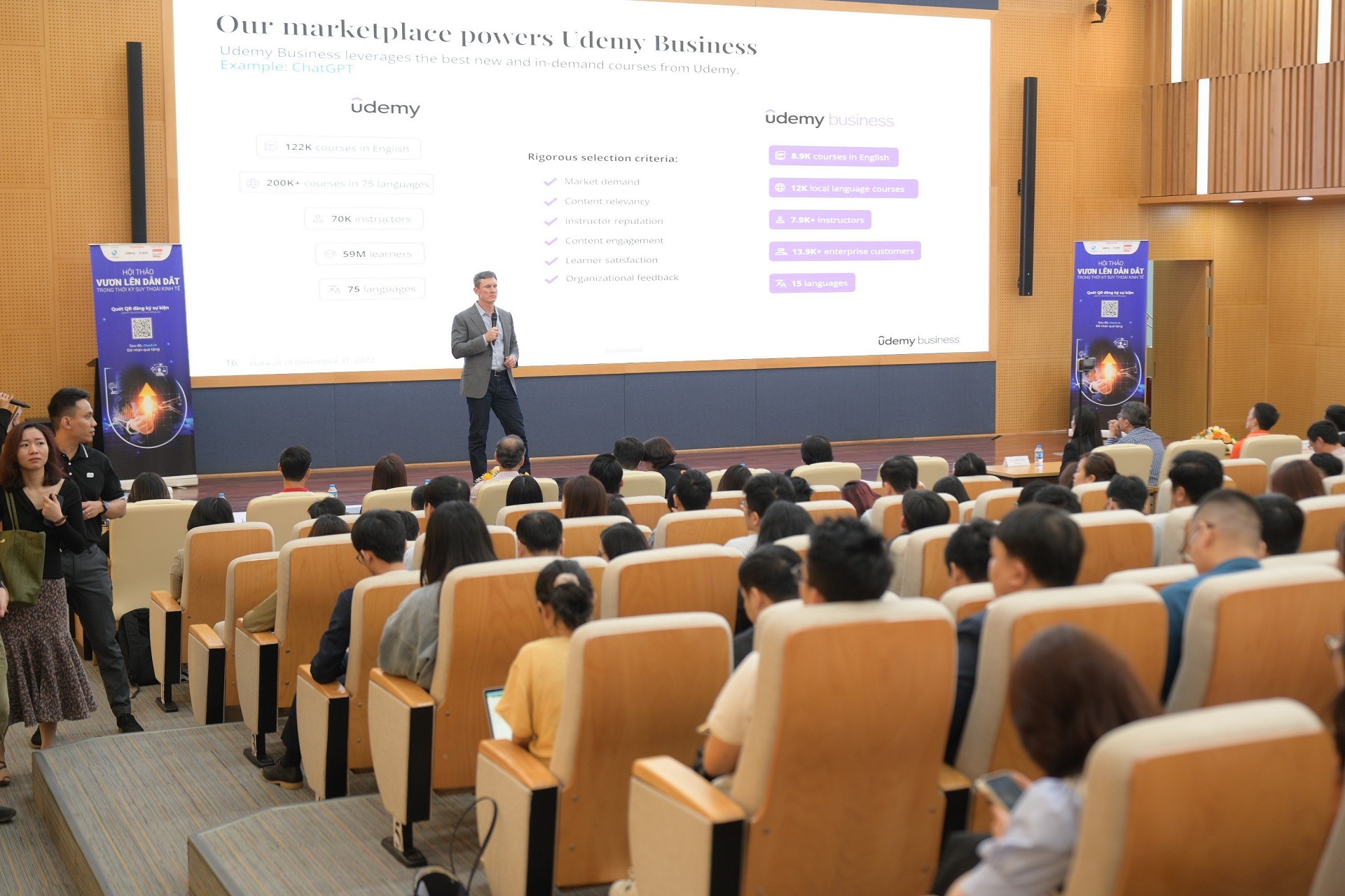 CEO Udemy Greg Brown trình bày tại Hội thảo “Vươn lên dẫn dắt trong thời kỳ suy thoái Link Trang Chủ PG88.Com Mới #2026”