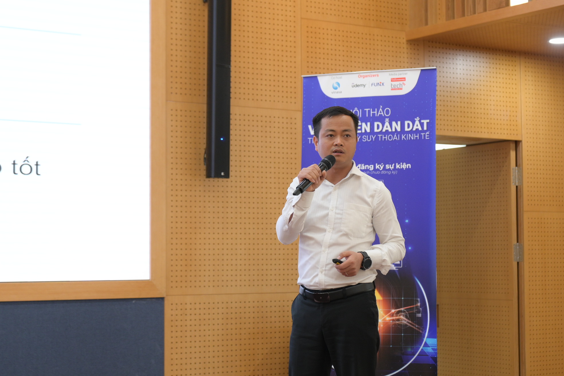 &Ocirc;ng Nguyễn H&ugrave;ng Sơn - Ủy vi&ecirc;n Ban thường vụ VINASA, Chủ tịch HĐQT C&ocirc;ng ty Cổ phần Pg88vn Trang Chủ Chính Thức Pg88ok ưu đãi hấp dẫn v&agrave; ph&aacute;t triển C&ocirc;ng nghệ FSI