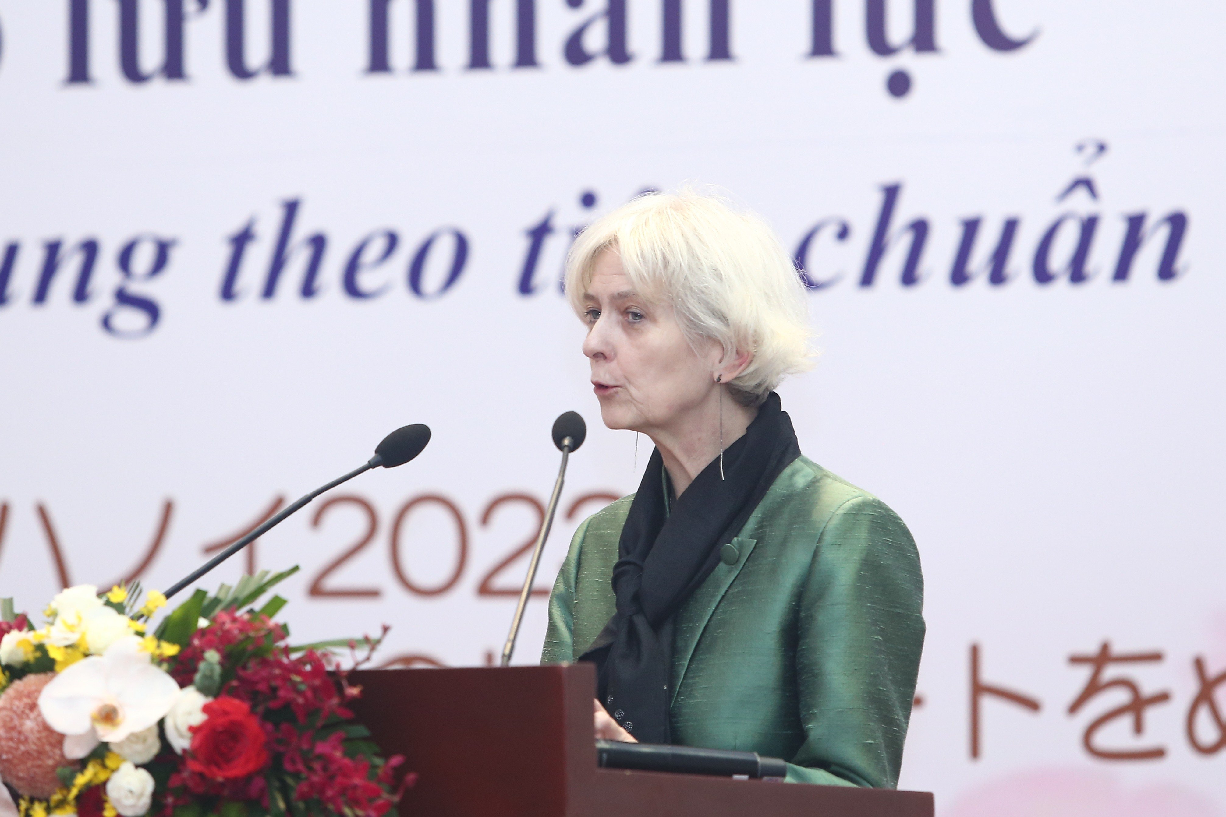 Bà Ingrid Christensen, Giám đốc Tổ chức Lao động quốc tế (ILO) tại Việt Nam cho rằng lao động Việt phải trả phí cao khi đi Pg88hi Thể Thao, Bóng Đá, Casino, Nổ Hũ, Xổ Số ở nước ngoài. Ảnh - Hà Quân. 