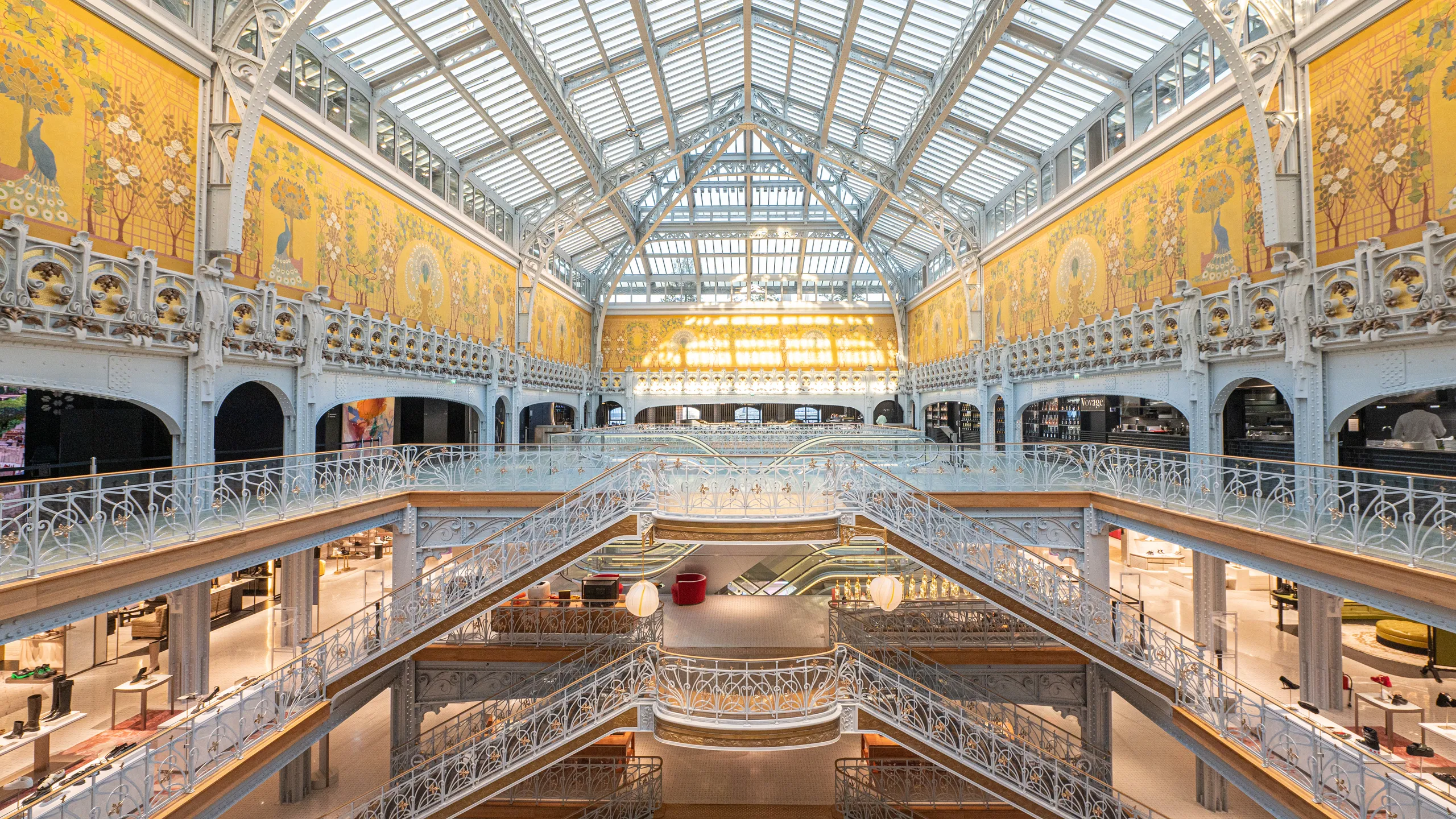 Ng&agrave;nh h&agrave;ng xa xỉ Ph&aacute;p c&oacute;&nbsp;triết l&yacute; PG88 Uy Tín Số 1 Việt Nam dựa tr&ecirc;n phồn hoa của Paris v&agrave; những con phố sang trọng đầy c&aacute;c cửa h&agrave;ng flagship store.&nbsp;