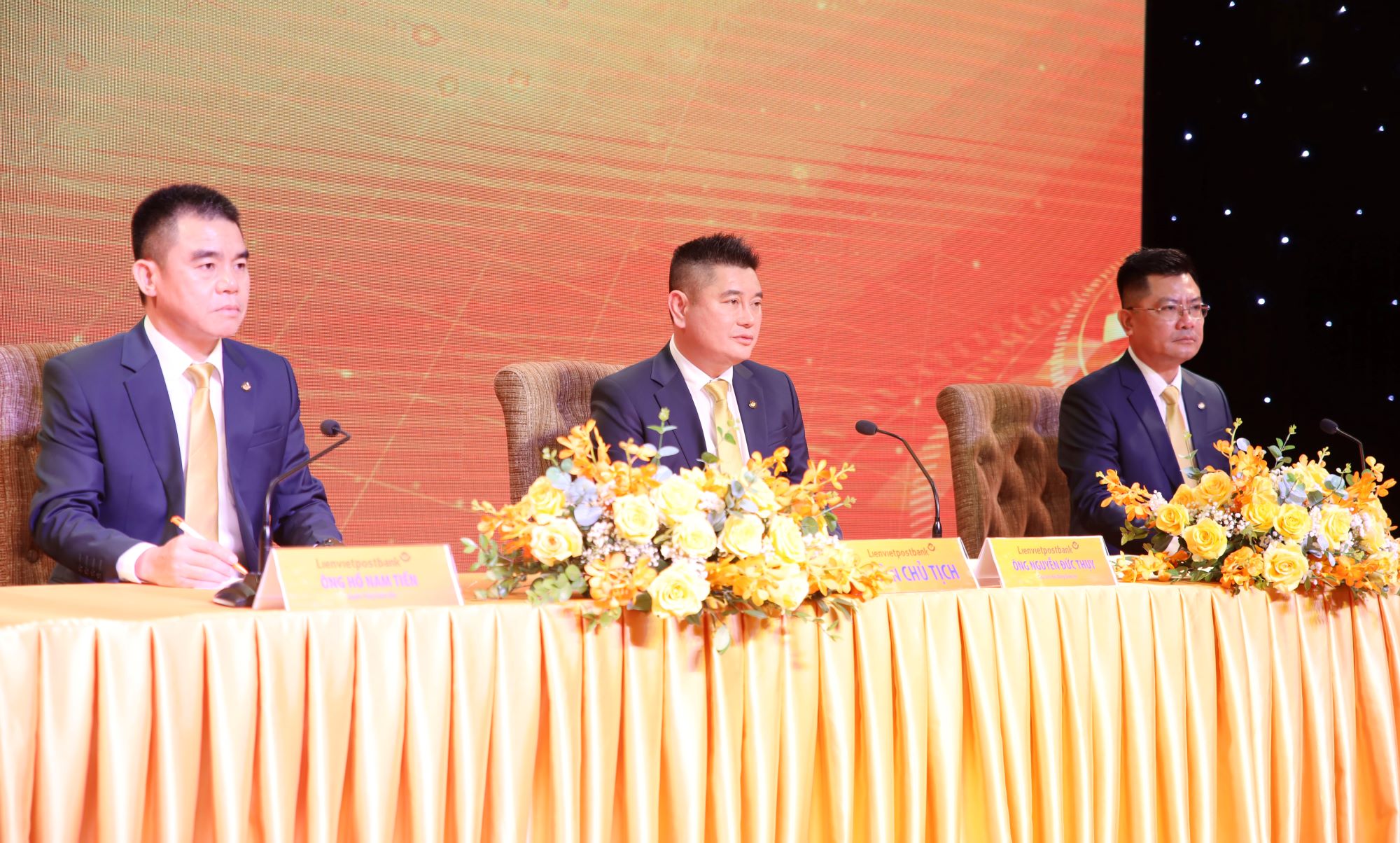 Đại hội cổ đông Lienvietpostbank: Tín dụng bất động sản chỉ chiếm 15% tổng dư nợ, đang tìm đối tác ngoại
