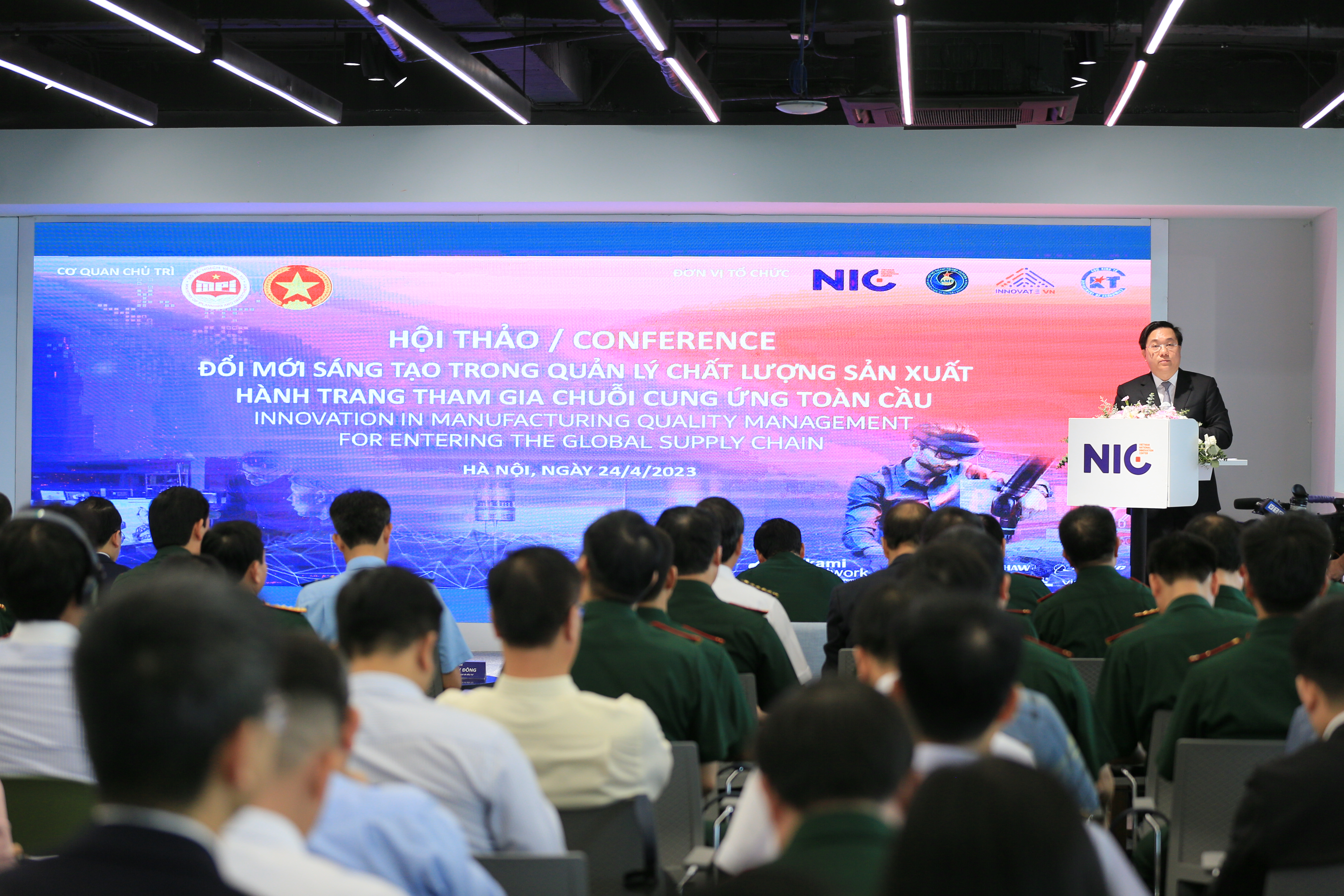 Thứ trưởng Bộ Kế hoạch v&agrave; Pg88vn Trang Chủ Chính Thức Trần Duy Đ&ocirc;ng chia sẻ tại Hội thảo.