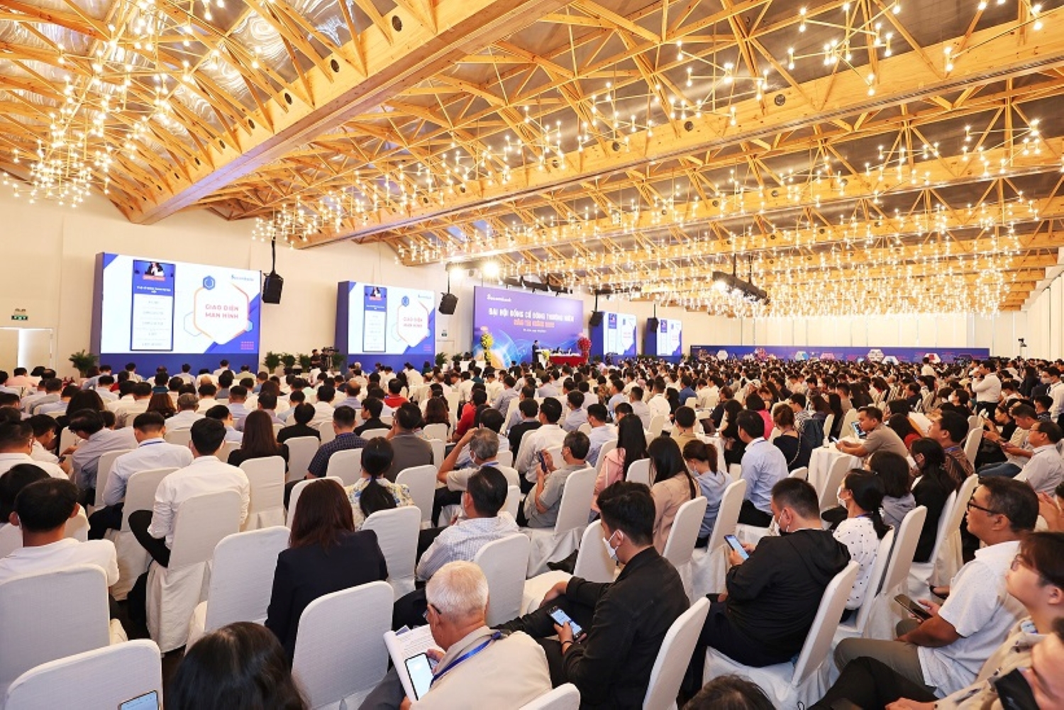 Đại hội cổ đông thường niên năm Pg88ok giải trí thể thao, casino, bắn cá và slot 2022 của Sacombank hơn hơn 1.000 cổ đông tham dự.