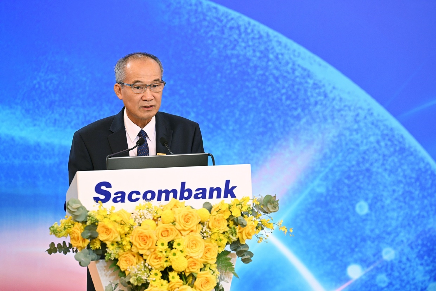 &Ocirc;ng Dương C&ocirc;ng Minh - Chủ tịch HĐQT Sacombank ph&aacute;t biểu, khẳng định Sacombank sẽ tiếp tục đặt t&acirc;m huyết, sự linh hoạt v&agrave; nhạy b&eacute;n nhằm theo đuổi quyết liệt c&aacute;c mục ti&ecirc;u hoạt động năm 2023.