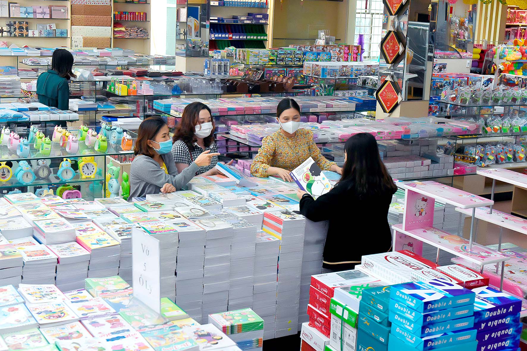 Luật Giá (sửa đổi) sẽ kiểm soát giá hàng thiết yếu độc quyền, ngăn tác động tiêu cực với người tiêu dùng