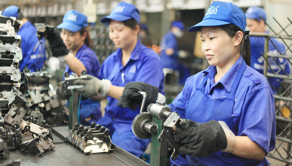 Lương không đủ sống, bao giờ công nhân mới mua được nhà?