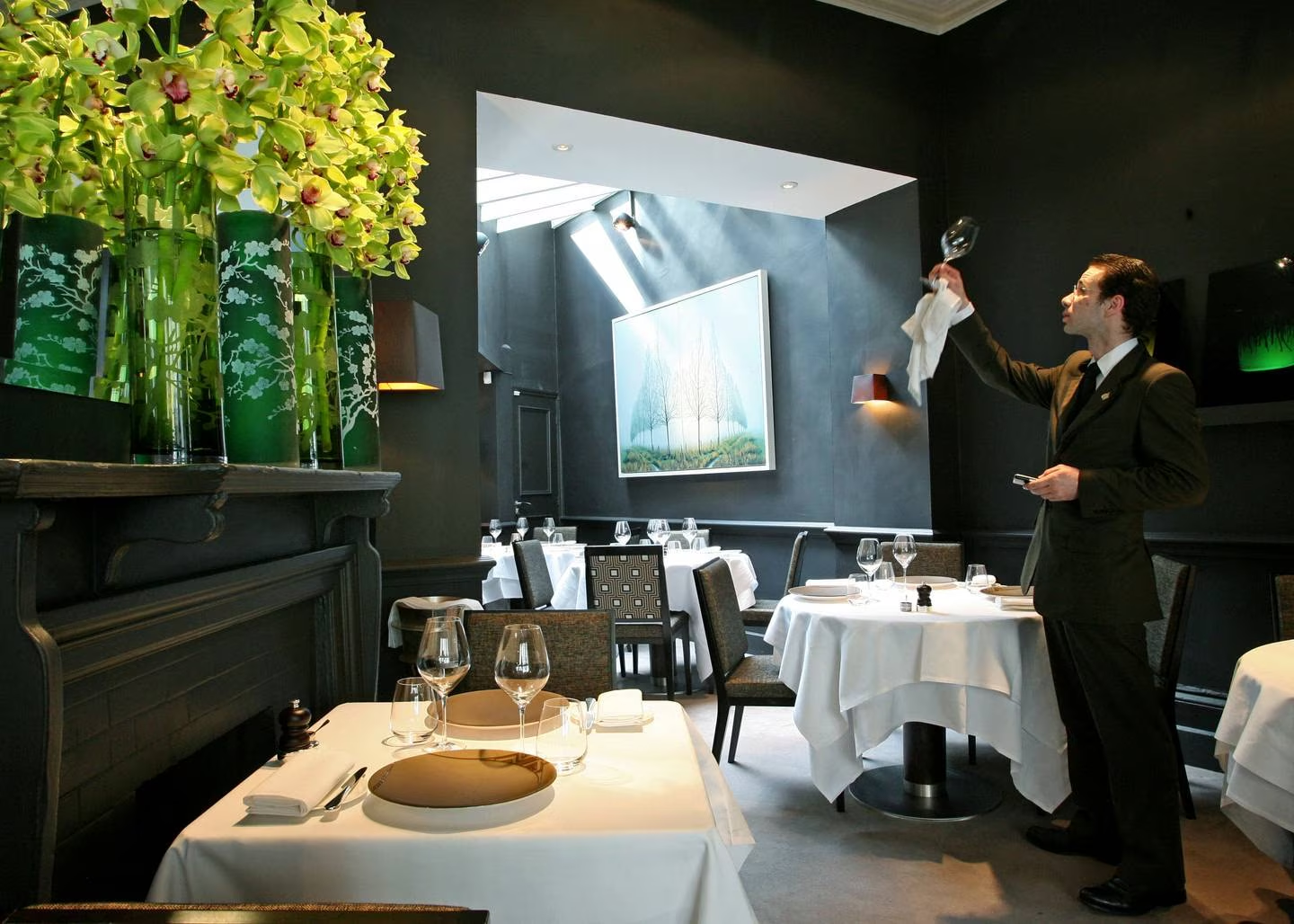 C&ocirc;ng nương Diana thường ăn tối tại Launceston Place ở Kensington, London.