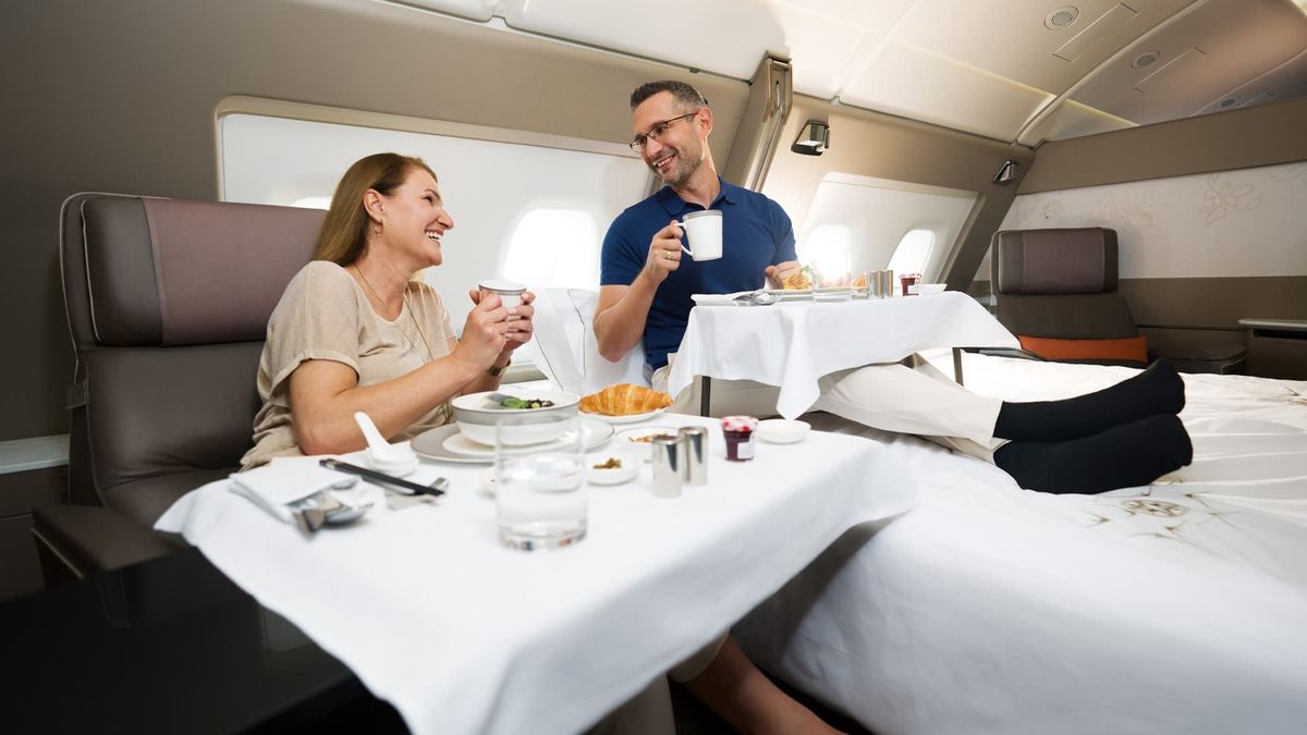 Singapore Airlines đ&atilde; đưa sự xa xỉ thường thấy tr&ecirc;n c&aacute;c khoang hạng nhất l&ecirc;n một tầm cao mới.