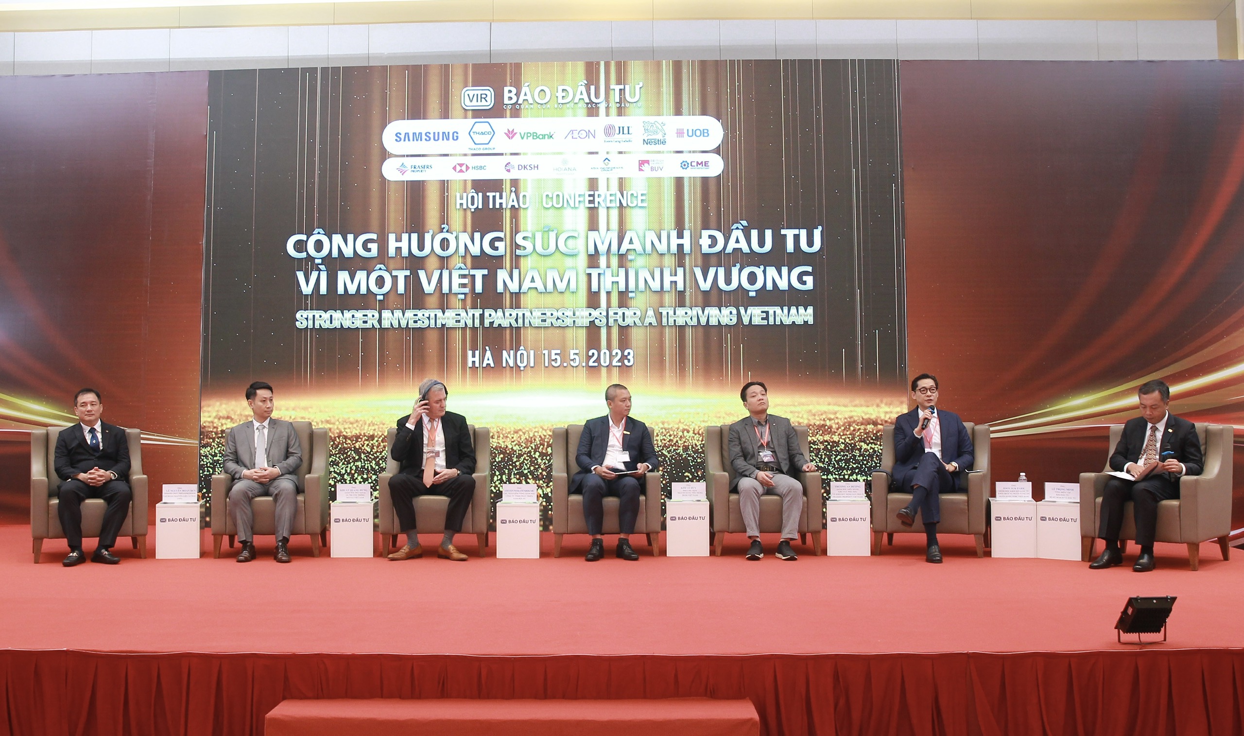 Phi&ecirc;n thảo luận 