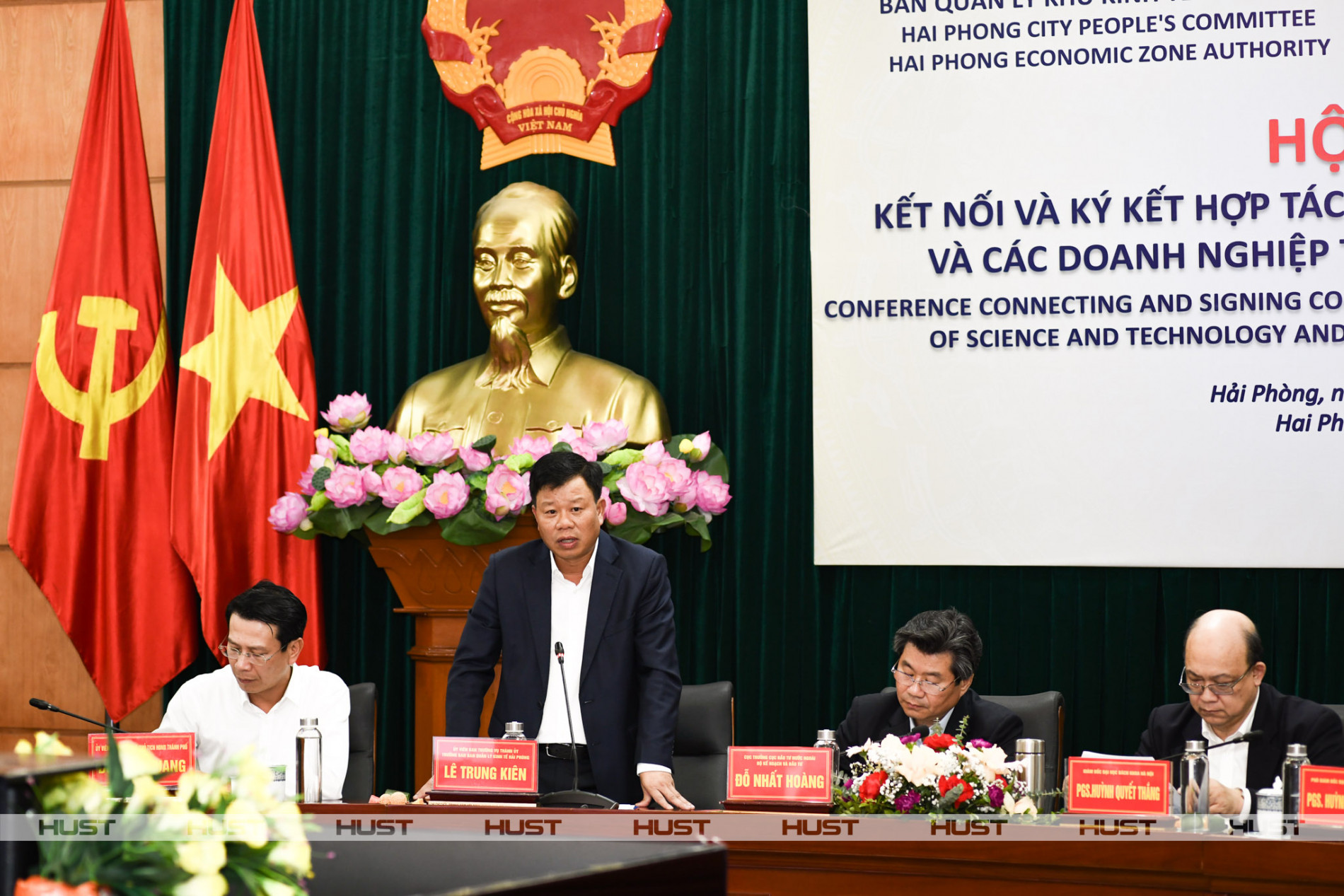 Ông  Lê Trung Kiên - Trưởng Ban Quản lý Khu PG88 ⭐ Link trang chủ số 1 nhà cái PG88 com casino slot Hải Phòng - phát biểu tại Hội nghị. Ảnh: HSUT.