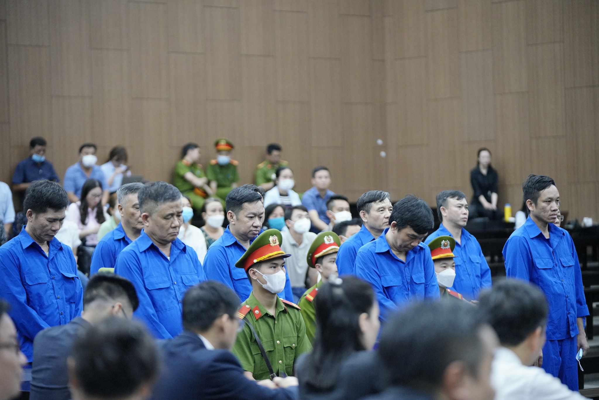 Các bị cáo nghe tuyen án chiều 17/5.