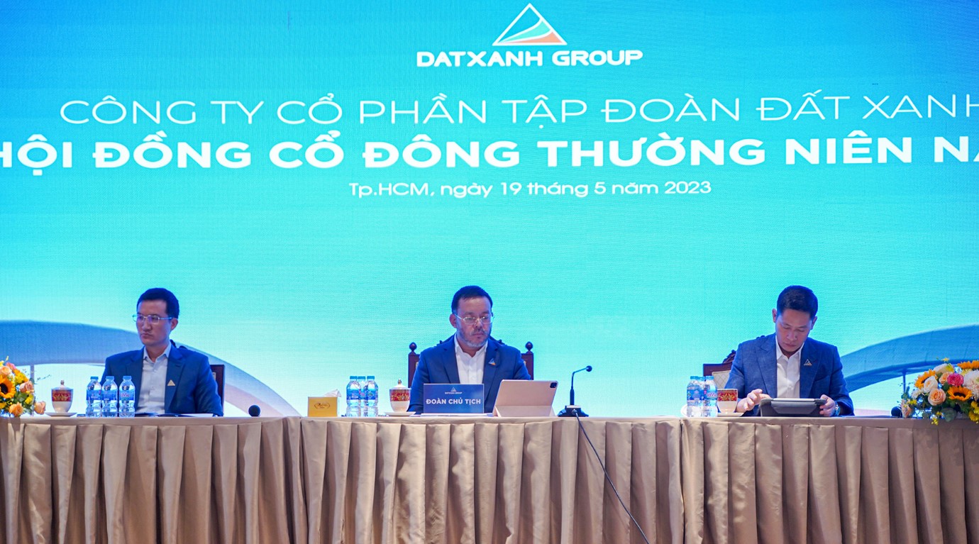 HĐQT Tập đo&agrave;n Đất Xanh khẳng định, chuyển đổi số v&agrave; c&ocirc;ng nghệ cho dịch vụ m&ocirc;i giới bất động sản - t&agrave;i ch&iacute;nh vẫn l&agrave; c&ocirc;ng việc được HĐQT ch&uacute; trọng trong năm 2023.