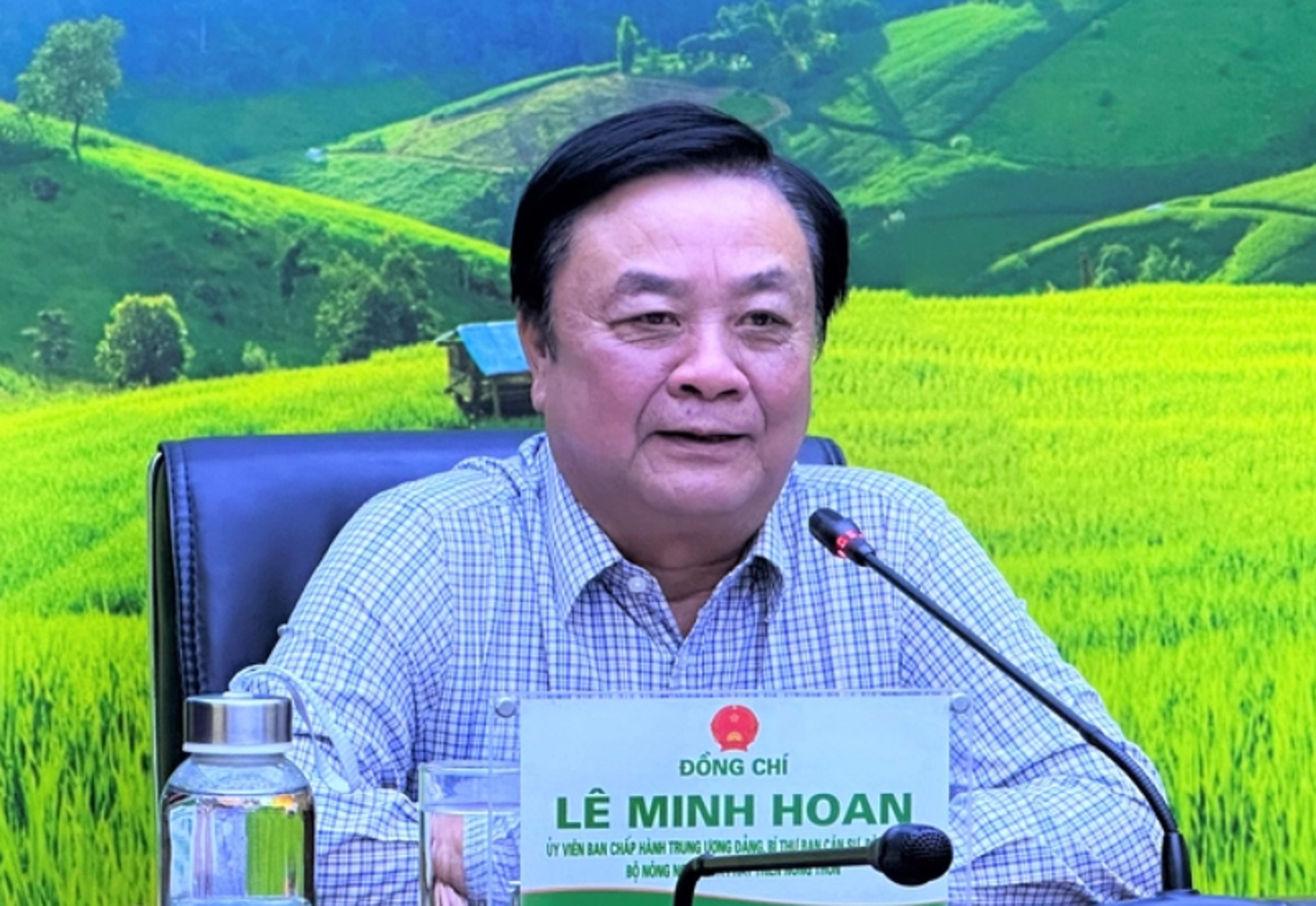 Bộ trưởng L&ecirc; Minh Hoan chủ tr&igrave; cuộc họp.