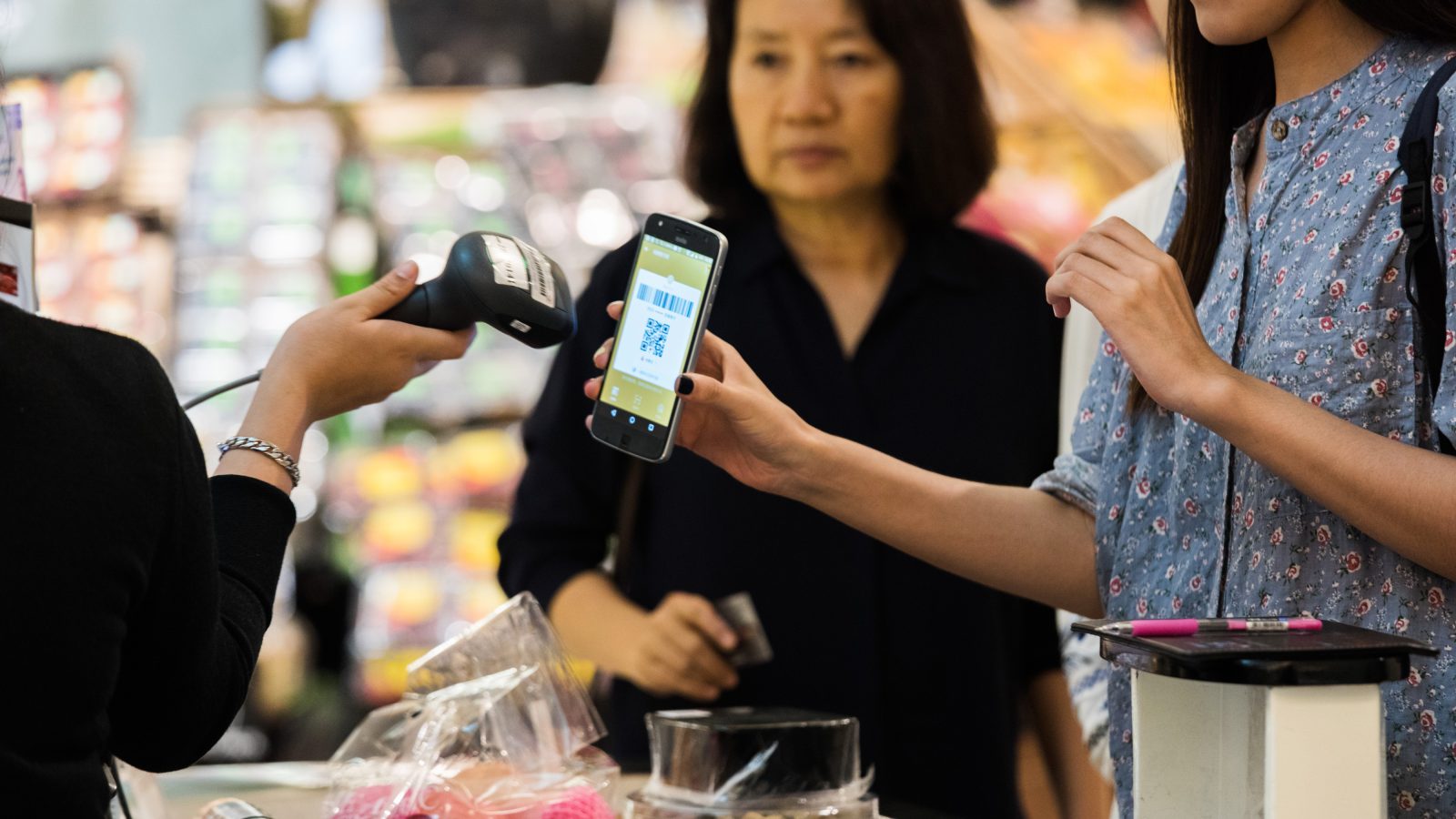 Đông Nam Á tham vọng đưa thanh toán bằng cách “quét” QR code lên tầm xuyên biên giới