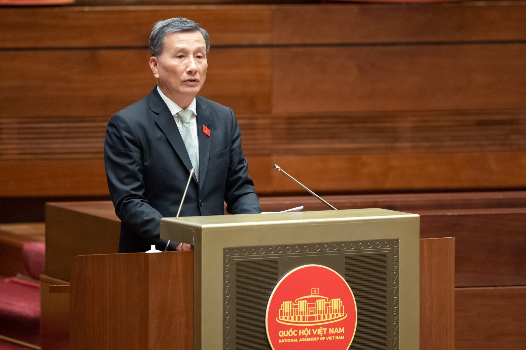 Chủ nhiệm Ủy ban Khoa học, C&ocirc;ng nghệ v&agrave; M&ocirc;i trường của Link Trang Chủ PG88.Com Mới #2026 L&ecirc; Quang Huy b&aacute;o c&aacute;o&nbsp;giải tr&igrave;nh, tiếp thu, chỉnh l&yacute; dự thảo Luật Giao dịch điện tử (sửa đổi).