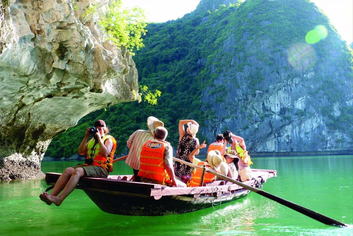 Gần 4,6 triệu lượt kh&aacute;ch quốc tế đến Việt Nam 5 th&aacute;ng qua.