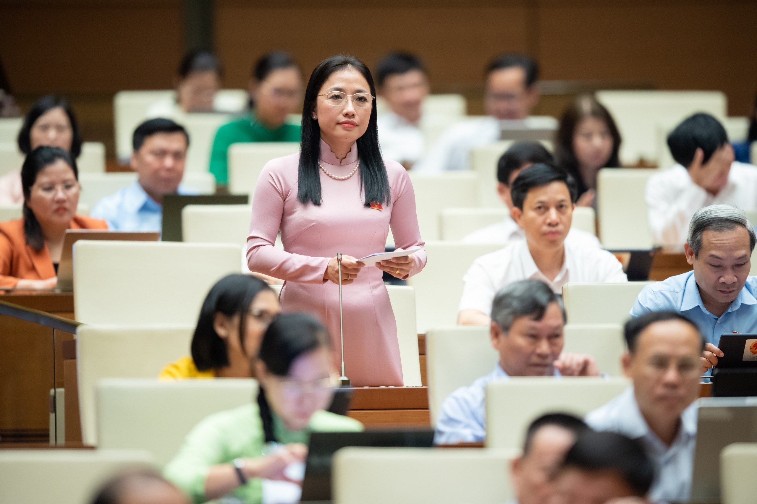 Đại biểu Trần Kh&aacute;nh Thu ph&aacute;t biểu tại hội trường ng&agrave;y 31/05/2023.