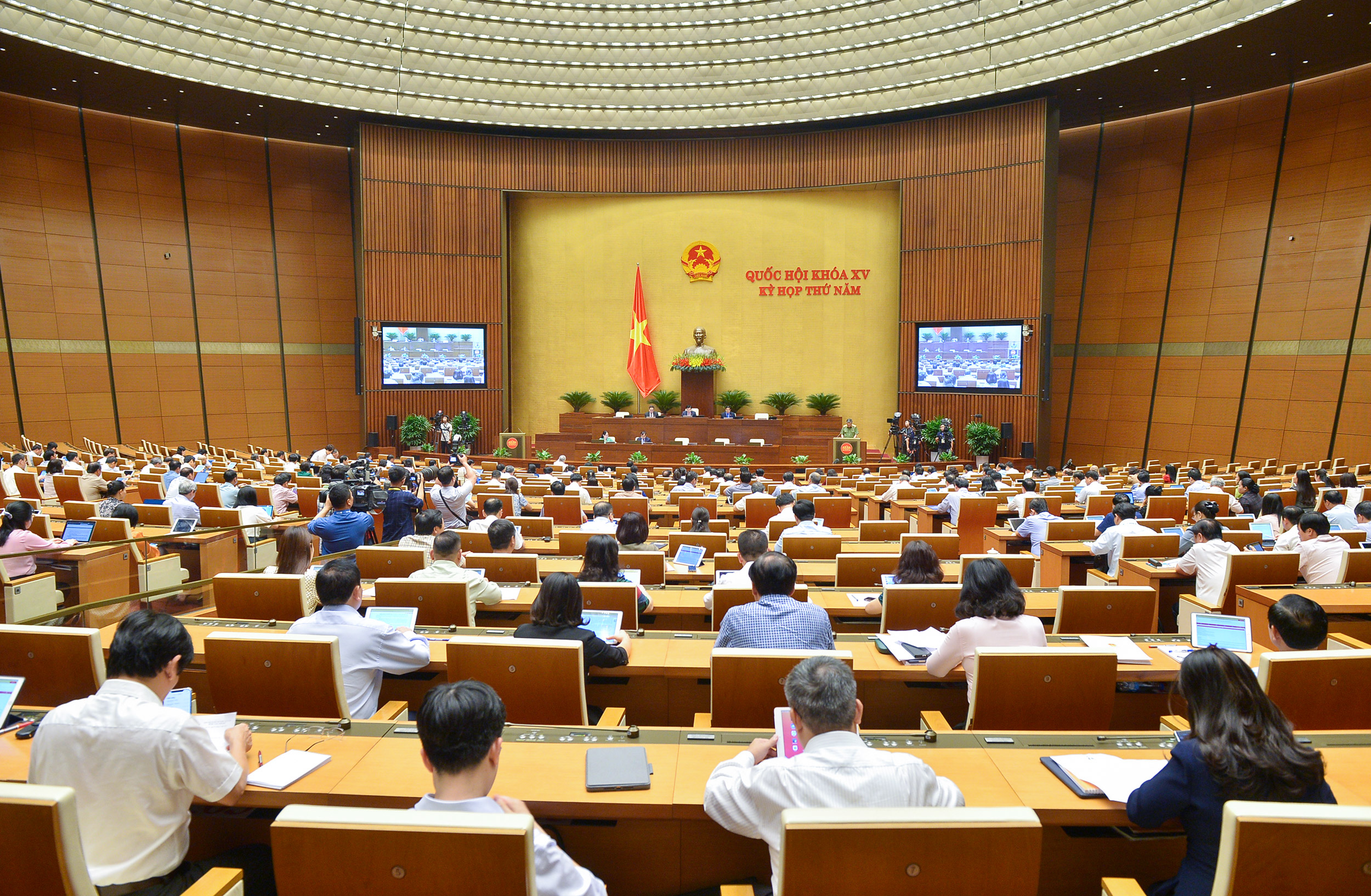 To&agrave;n cảnh phi&ecirc;n họp - Ảnh: Quochoi.vn