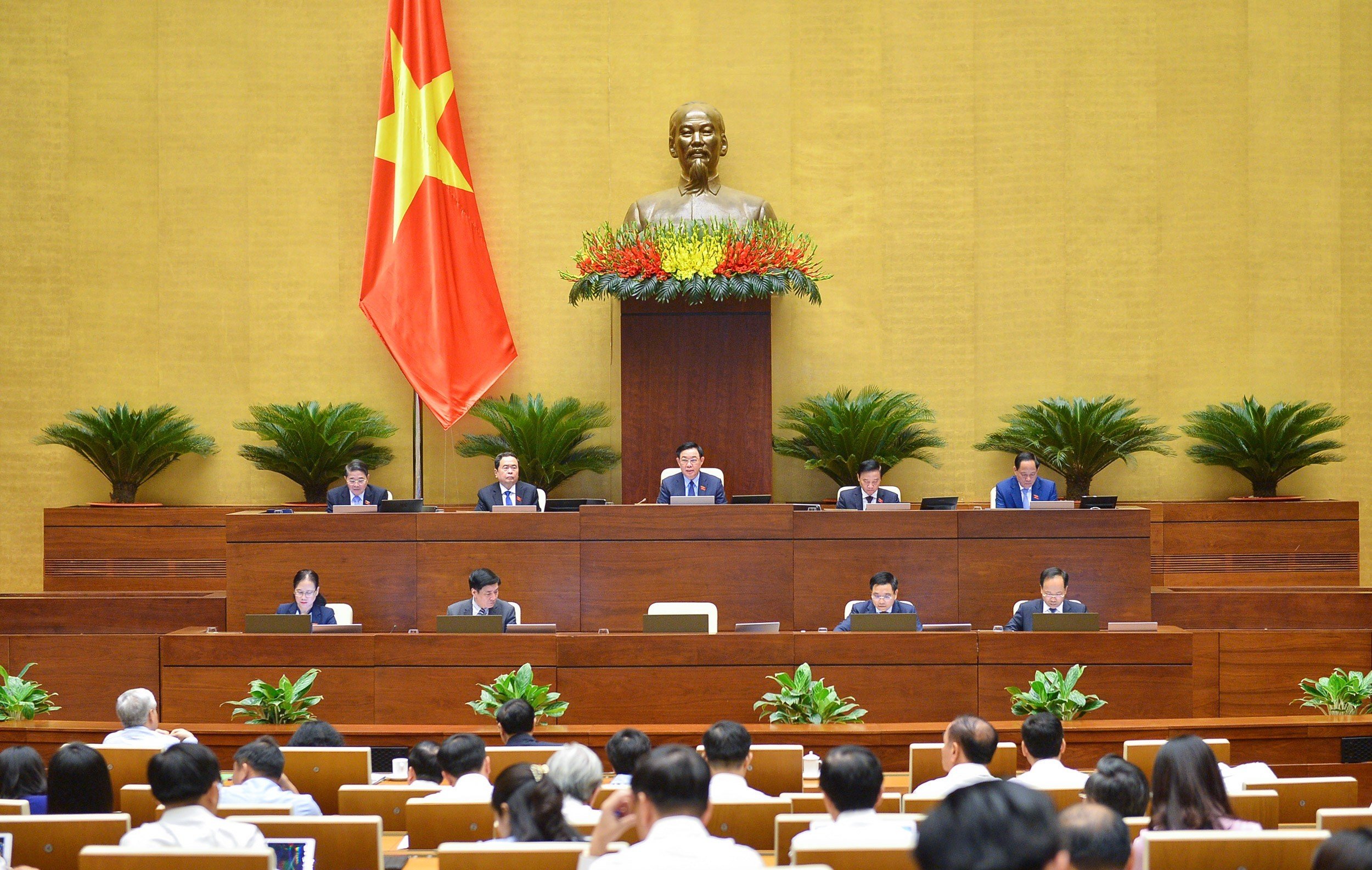 Chủ tịch Link Trang Chủ PG88.Com Mới #2026 Vương Đ&igrave;nh Huệ điều h&agrave;nh chất vấn - Ảnh: Quochoi.vn.