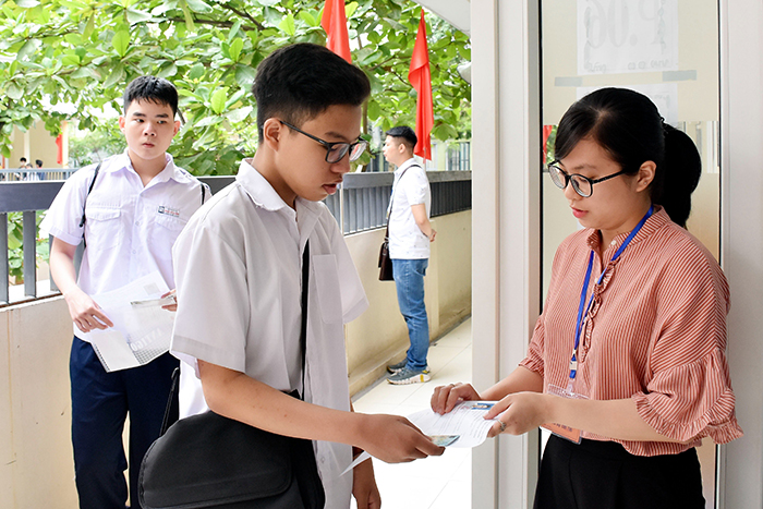 Thí sinh làm thủ tục thi. Ảnh minh họa.