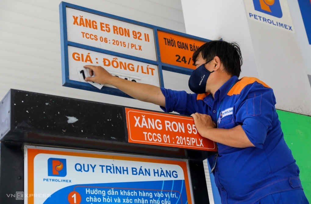 Xăng dầu thành phẩm thuộc danh mục bình ổn giá