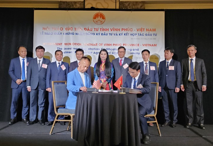 Tại&nbsp;Hội thảo X&uacute;c tiến Pg88vn Trang Chủ Chính Thức tỉnh Vĩnh Ph&uacute;c tại New York th&aacute;ng 3/2023 đ&atilde; diễn ra&nbsp;Lễ k&yacute; kết hợp t&aacute;c Pg88vn Trang Chủ Chính Thức giữa Sở Kế hoạch v&agrave; Pg88vn Trang Chủ Chính Thức tỉnh Vĩnh Ph&uacute;c với C&ocirc;ng ty Cổ phần Lotus Gold Việt Nam v&agrave; Quỹ Pg88vn Trang Chủ Chính Thức Azura Holdings.