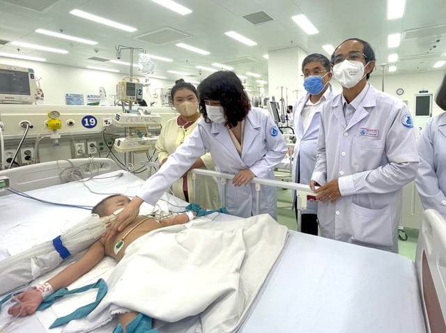 Đoàn công tác của Bộ Y tế Pg88hi Thể Thao, Bóng Đá, Casino, Nổ Hũ, Xổ Số với TP.HCM về công tác phòng chống dịch bệnh. Ảnh - Tuấn Dũng.