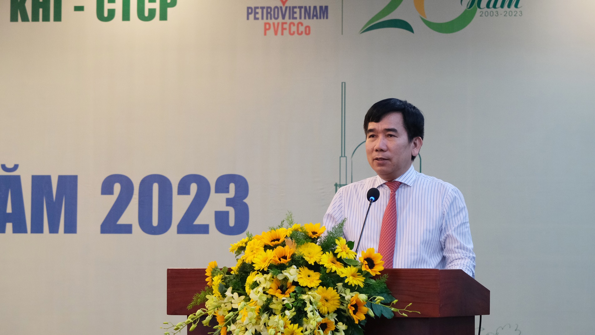 &Ocirc;ng L&ecirc; Xu&acirc;n Huy&ecirc;n ph&aacute;t biểu tại phi&ecirc;n họp.