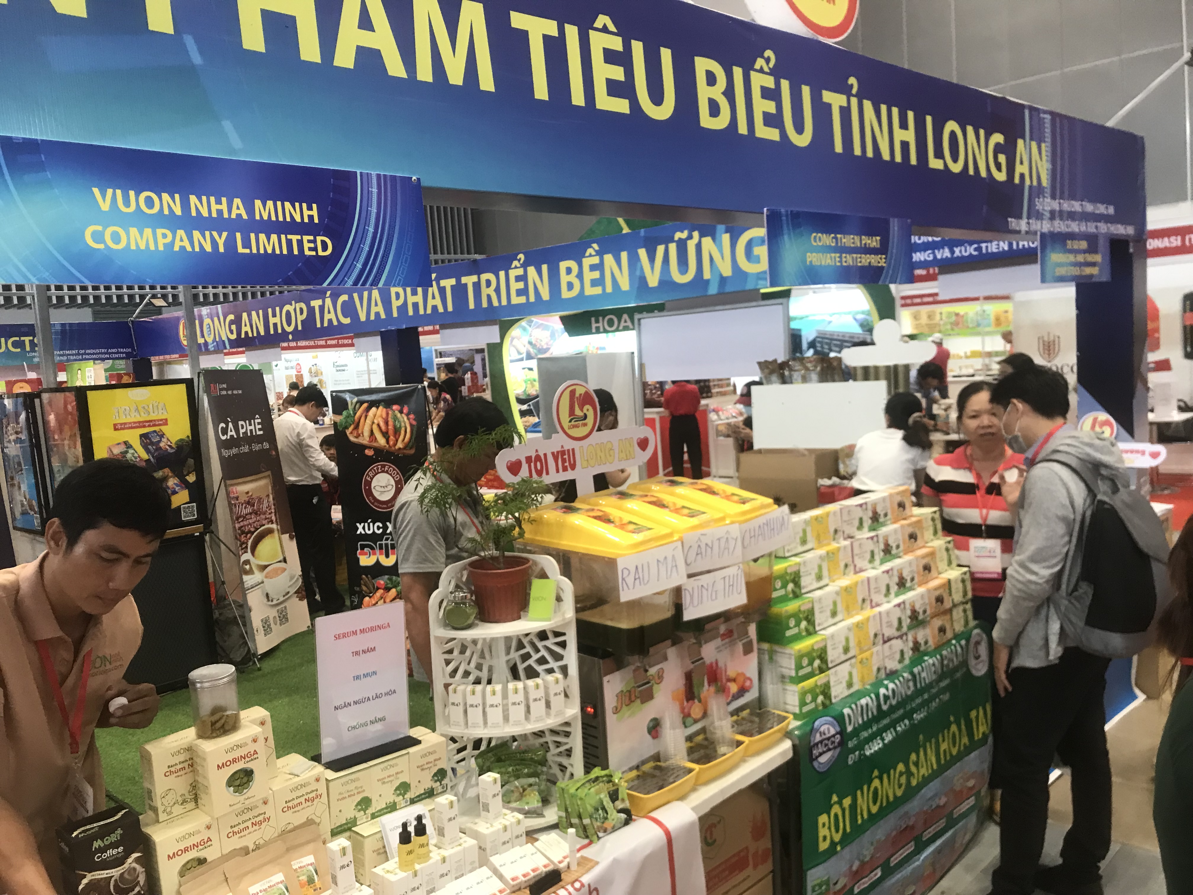 Nhiều sản phẩm lương thực, PG88 xổ số, casino, bóng đá được ra mắt tại HCMC FOODEX 2023.