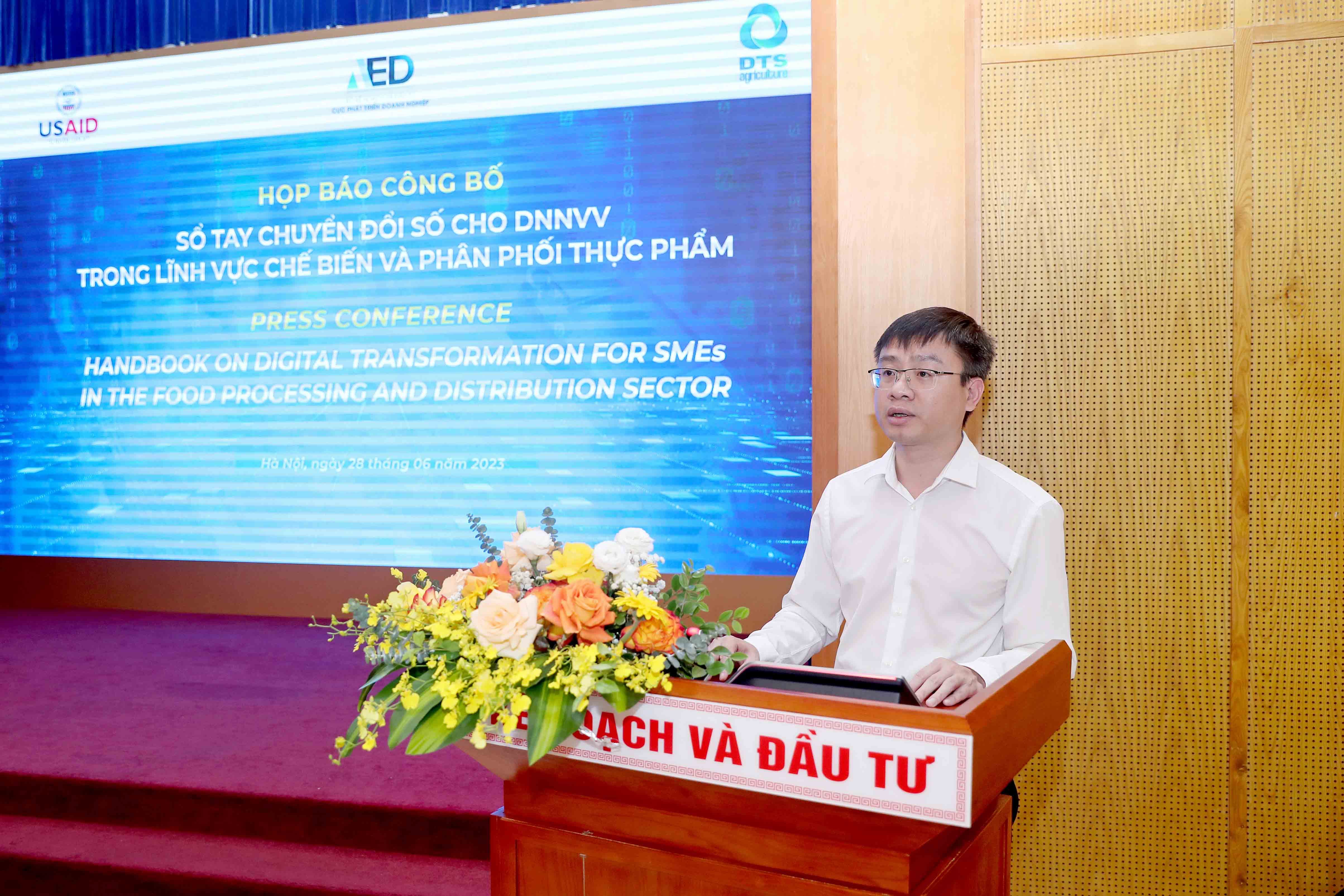 &Ocirc;ng Nguyễn Đức Trung, Ph&oacute; Cục trưởng Cục Ph&aacute;t triển PG88 Link Dễ Nhớ Pg88.com, Bộ Kế hoạch v&agrave; Pg88vn Trang Chủ Chính Thức chia sẻ tại Lễ ra mắt Sổ tay.