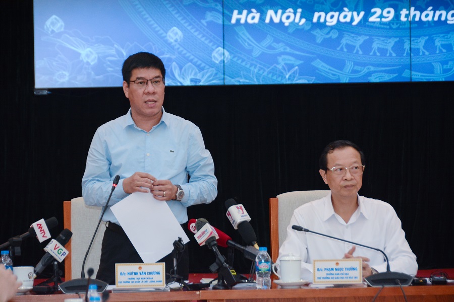 Quang cảnh buổi họp b&aacute;o.