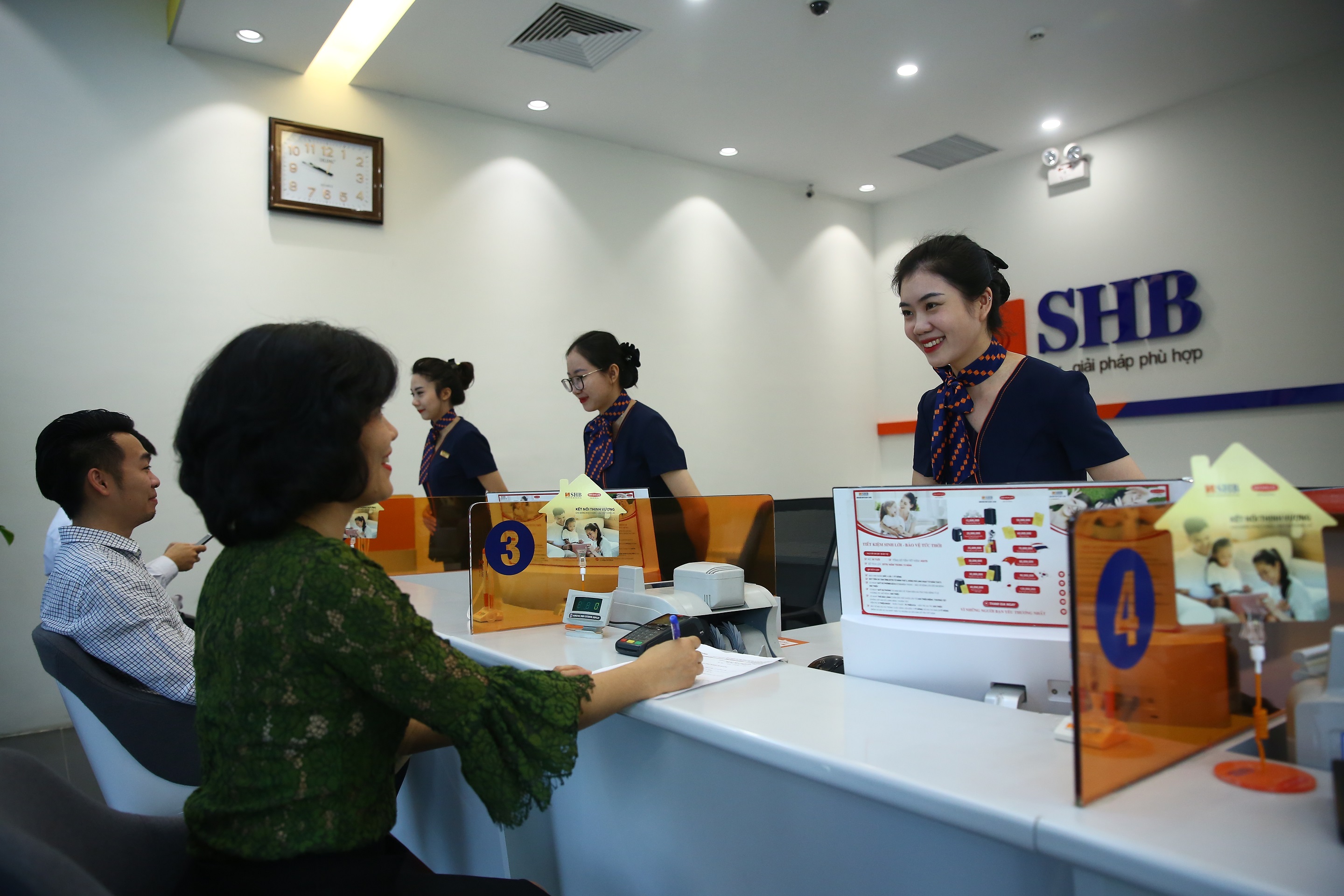  SHB dự kiến vốn điều lệ sẽ tăng từ 30.674 tỷ đồng lên mức 36.645 tỷ đồng...