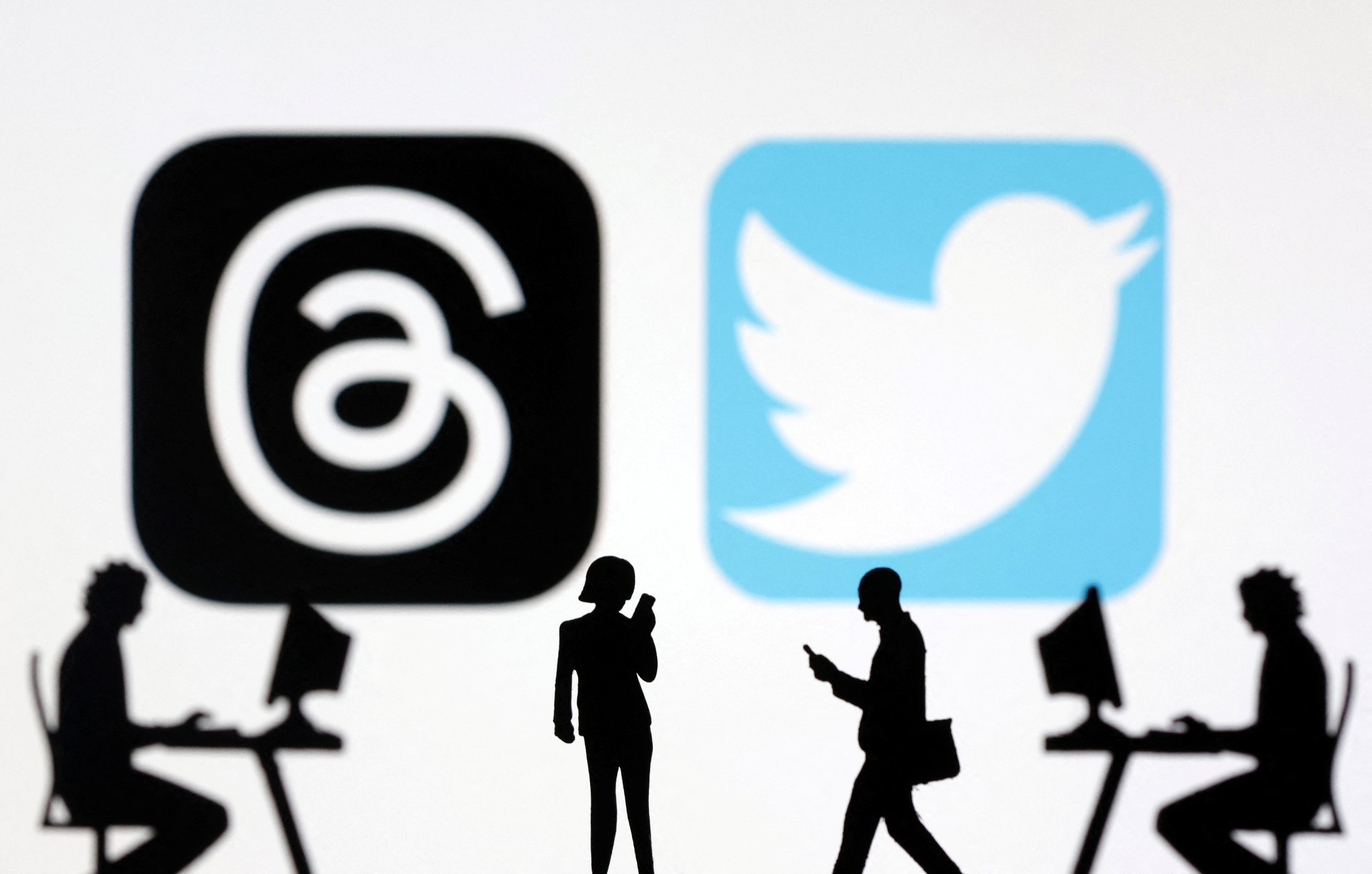 Ứng dụng Threads được cho rằng thiết kế để đối đầu trực diện với Twitter - mạng x&atilde; hội đang gặp trục trặc của&nbsp;tỷ ph&uacute; Elon Musk