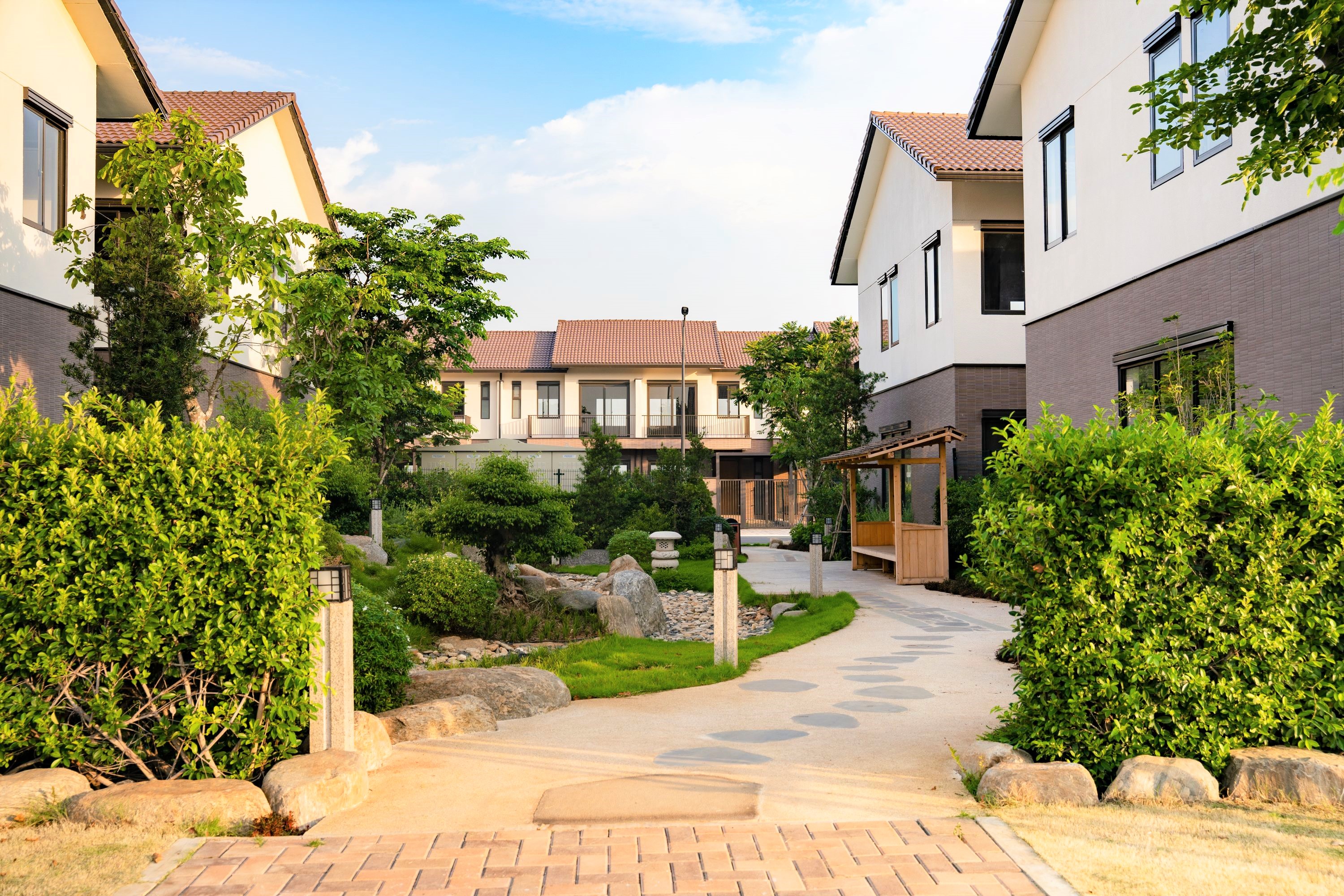 Nh&agrave; liền thổ b&ecirc;n trong c&aacute;c khu đ&ocirc; thị lu&ocirc;n v&agrave;o tầm ngắm của giới thượng lưu bởi tiềm năng bền vững.