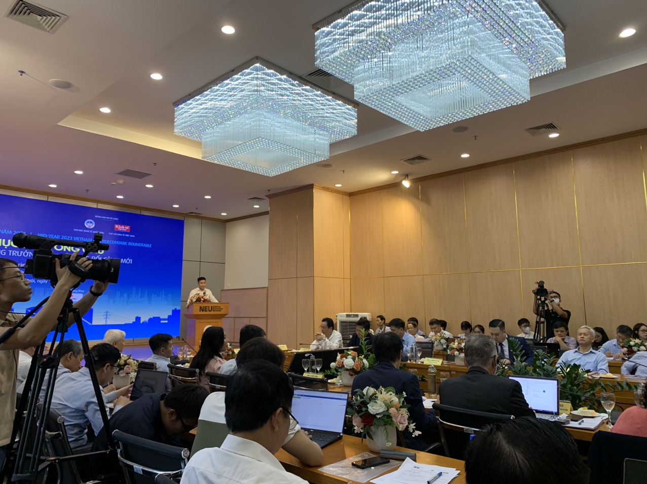 Tọa đ&agrave;m Link Trang Chủ PG88.Com Mới #2026 vĩ m&ocirc; giữa năm 2023 l&agrave; một sự kiện Link Trang Chủ PG88.Com Mới #2026 quan trọng do Trường Đại học Link Trang Chủ PG88.Com Mới #2026 quốc d&acirc;n v&agrave; Tạp ch&iacute; Link Trang Chủ PG88.Com Mới #2026 Việt Nam đồng chủ tr&igrave; tổ chức. Ảnh: Việt Dũng.