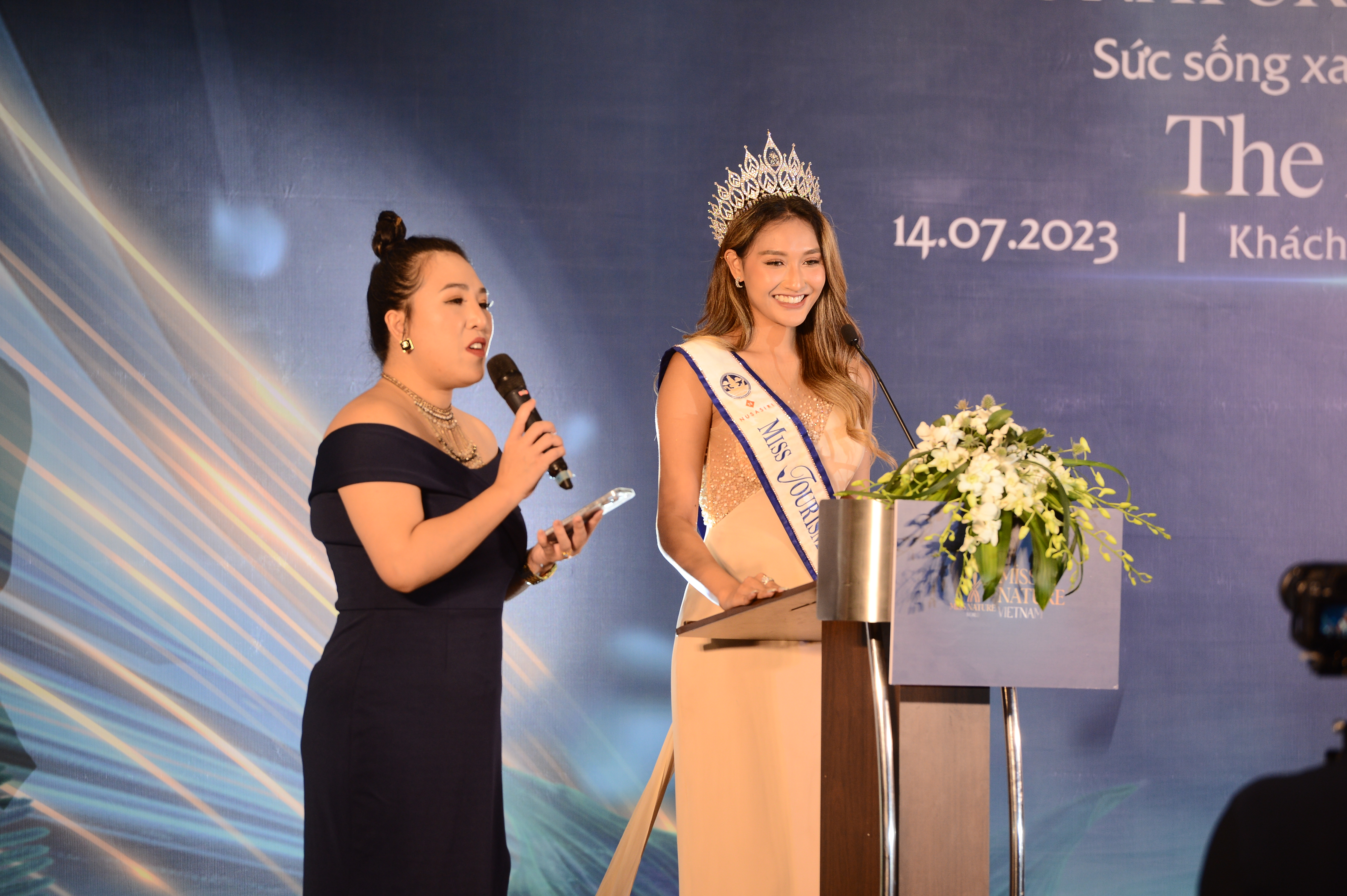 Hoa hậu Patchamol - Miss Tourism World Thailand 2021 - c&oacute; mặt tại buổi lễ để động vi&ecirc;n ph&aacute;i đẹp Việt Nam tham dự cuộc thi &ldquo;Miss Nature World