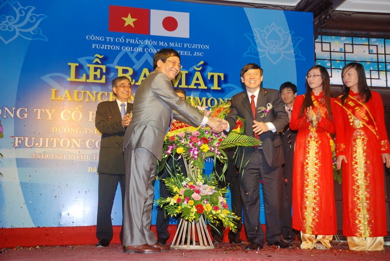 Lễ ra mắt C&ocirc;ng ty Cổ phần T&ocirc;n mạ m&agrave;u FUJITON - th&agrave;nh vi&ecirc;n của TONMAT Group năm 2011.