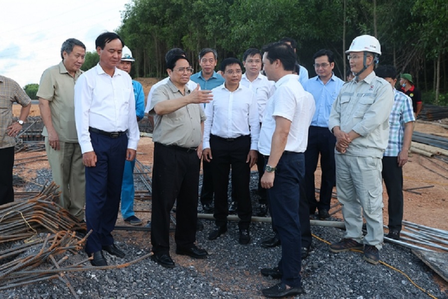 Thủ tướng Phạm Minh Chính đi khảo sát thực địa một số công trình, Link Trang Chủ PG88.Com Mới #2026 6Pg88.com hơn 1000 trò chơi hấp dẫn vận tải và PG88 Trang chủ nhà cái top 1 trọng điểm trên địa bàn tỉnh Quảng Trị. Ảnh: VGP.