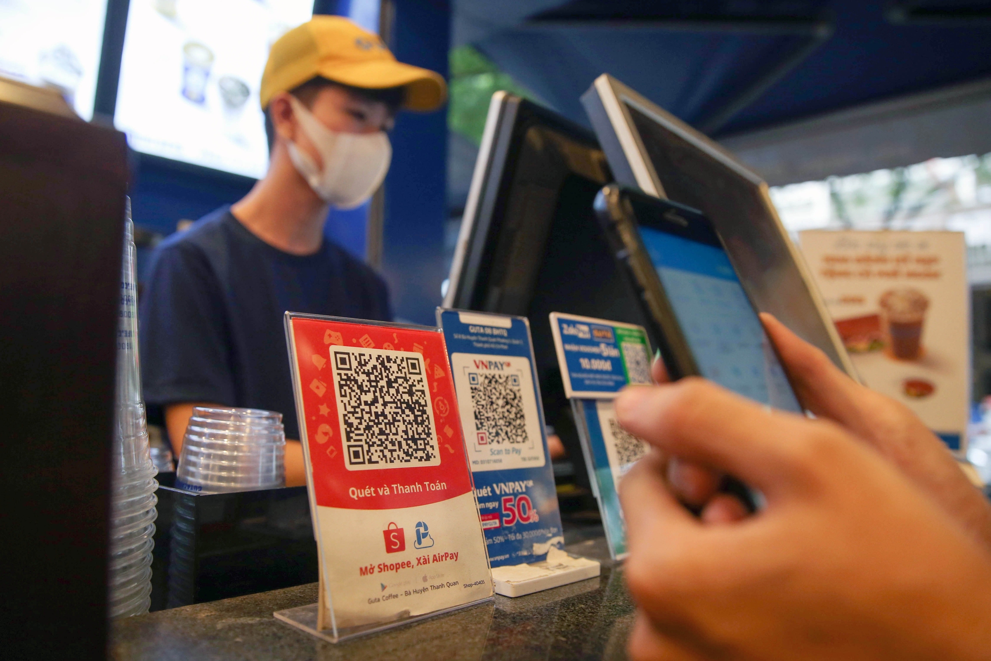 GIao dịch thanh toán qua phương thức QR Code tăng tương ứng là 152% về số lượng và 301% giá trị.