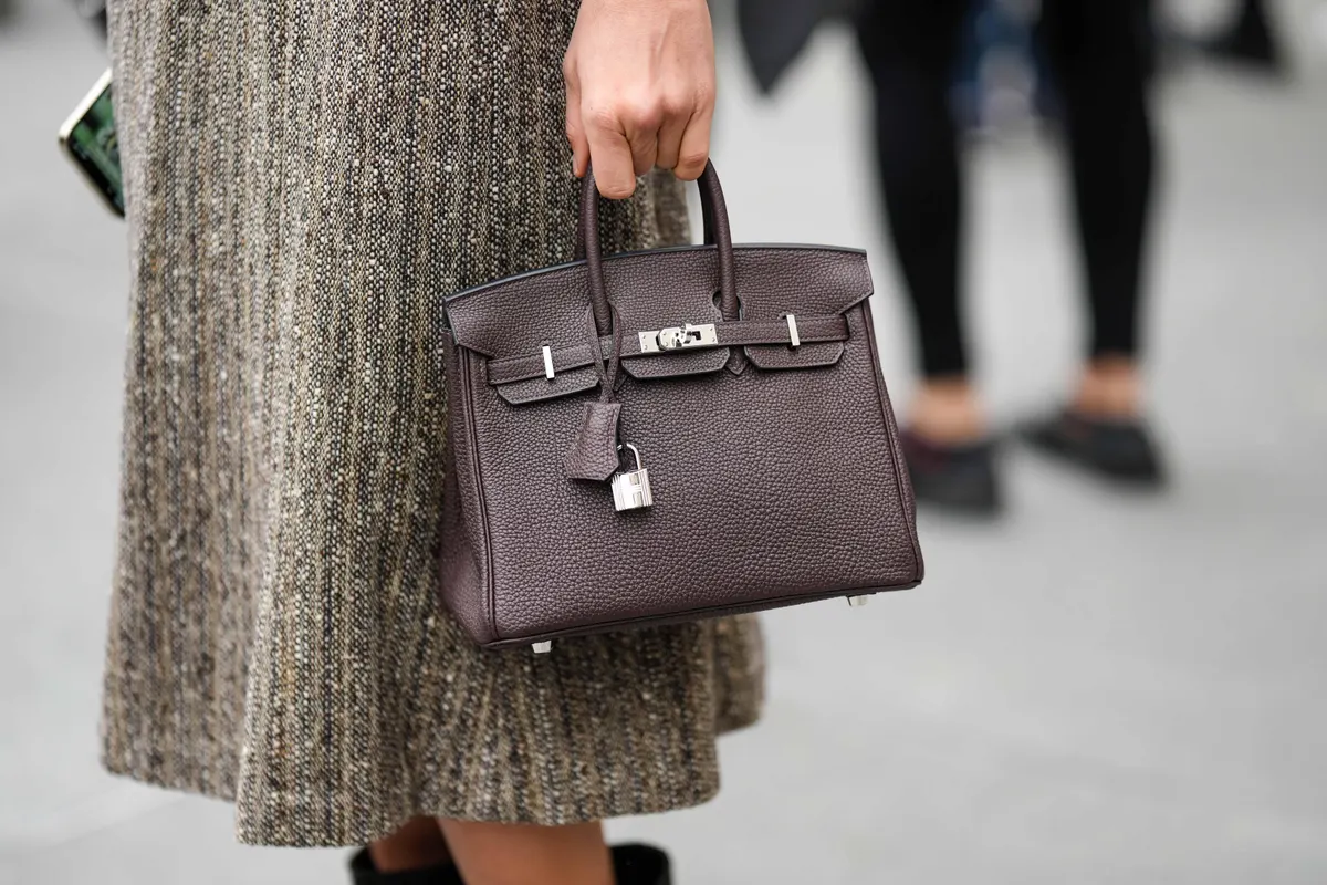 Doanh thu hợp nhất của Herm&egrave;s trong nửa đầu năm 2023 l&ecirc;n tới 6.698 triệu euro, tăng 25% theo tỷ gi&aacute; hối đo&aacute;i cố định.