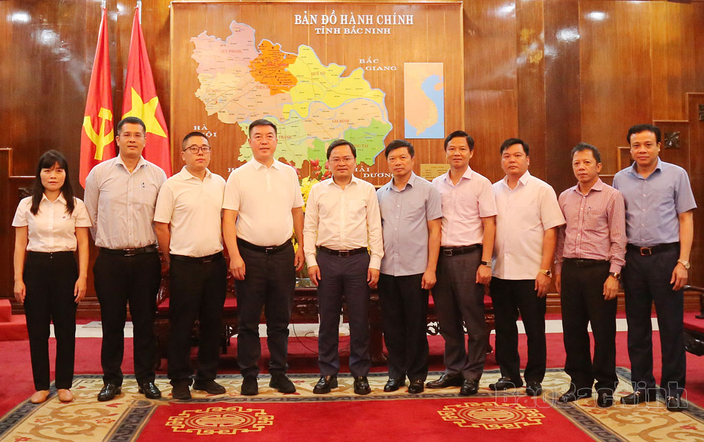 Bí thư Tỉnh ủy Bắc Ninh Nguyễn Anh Tuấn (thứ 5 từ trái sang) và ông Chen Tao, Chủ tịch Tập đoàn Victory Gaint Technology (thứ 4 từ trái sang) tại buổi Pg88hi Thể Thao, Bóng Đá, Casino, Nổ Hũ, Xổ Số tìm hiểu cơ hội đầu tư vào Bắc Ninh của Tập đoàn Victory Gaint Technology - Ảnh: Báo Bắc Ninh.