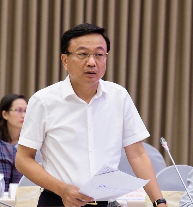 Thứ trưởng Nguyễn Danh Huy ph&aacute;t biểu tại buổi họp b&aacute;o.