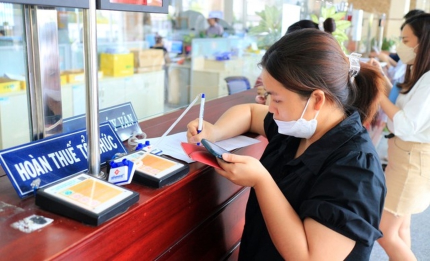 Trong 7 tháng đầu năm, cơ quan thuế cả nước số ban hành 9.800 quyết định hoàn thuế VAT, tương ứng số thuế hoàn 70.356 tỷ đồng, bằng 85 cùng kỳ.