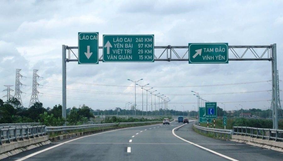 Khẩn trương mở rộng cao tốc Yên Bái - Lào Cai lên 4 làn xe