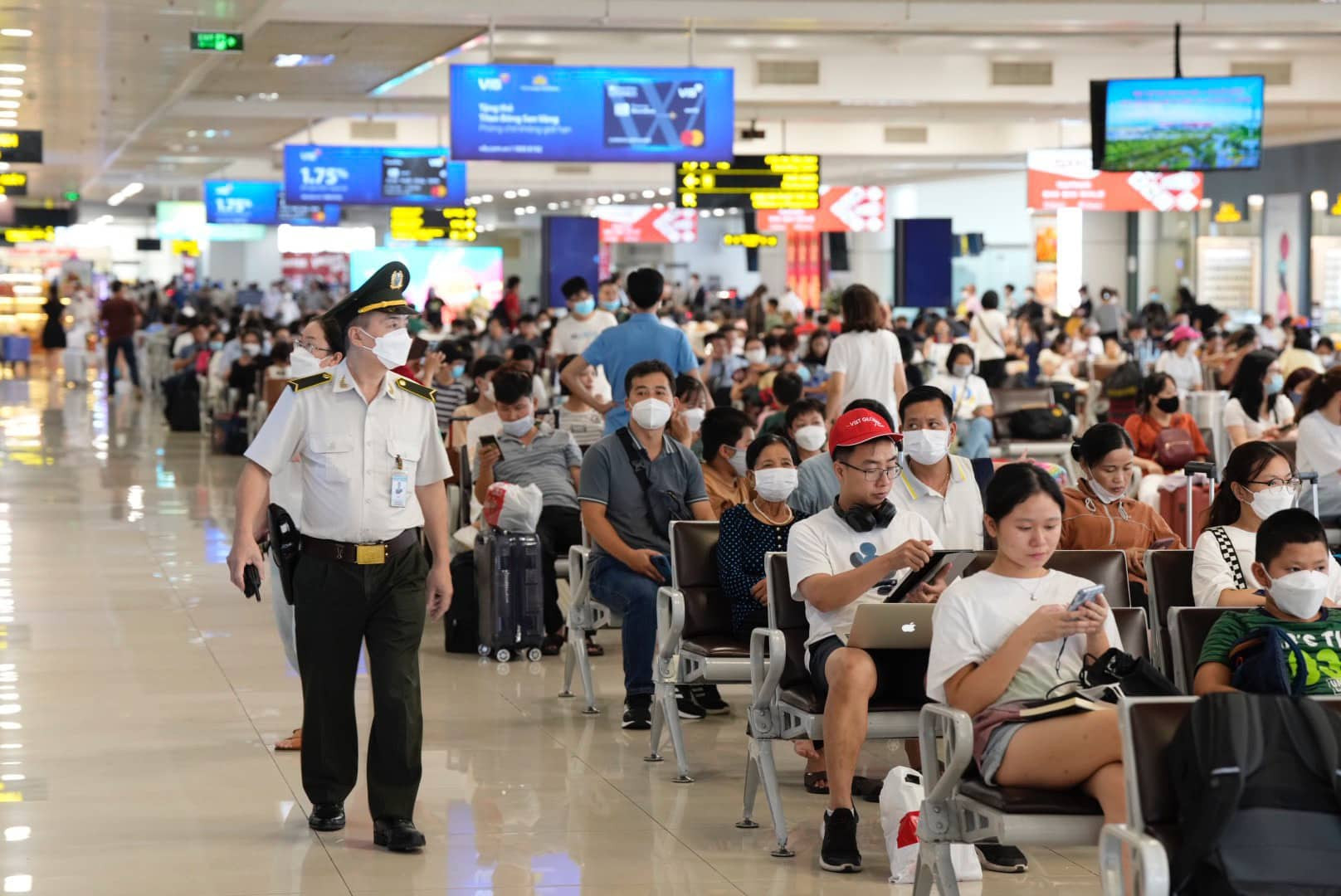 Bộ 6Pg88.com hơn 1000 trò chơi hấp dẫn vận tải lưu ý tránh ùn tắc và gây bức xúc cho hành khách, đặc biệt chú trọng đối với Cảng hàng không quốc tế Tân Sơn Nhất, Cảng hàng không quốc tế Nội Bài.
