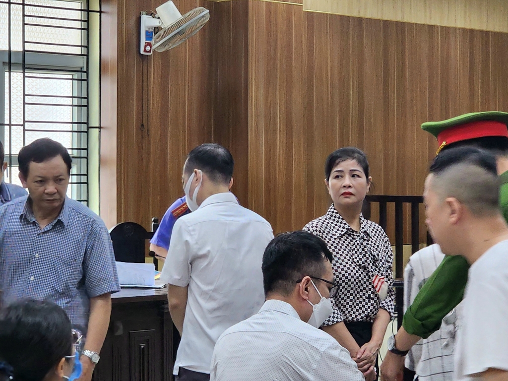 Nâng khống giá sách của các trường đặc biệt khó khăn, cựu Giám đốc Sở Giáo dục lĩnh án tù