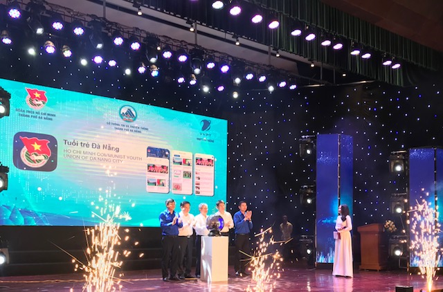 Nghi thức ra mắt&nbsp;Ứng dụng Tuổi trẻ Đ&agrave; Nẵng. Ảnh Ng&ocirc; Anh Văn&nbsp;