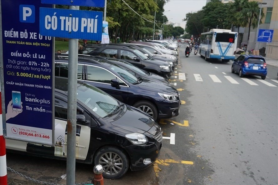 TP.HCM đề xuất mức thu phí sử dụng tạm thời lòng đường, vỉa hè năm 2024 