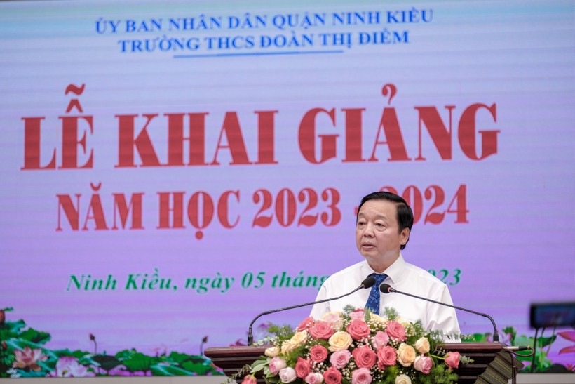Tiếp tục quan tâm hơn nữa đến chế độ, chính sách cho đội ngũ giáo viên